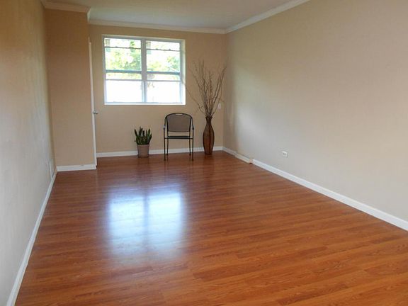 5th image of 3829 Green Valley Dr