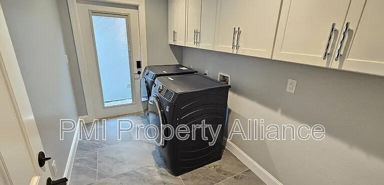 1120 Lincoln Ter #B — Photo 15
