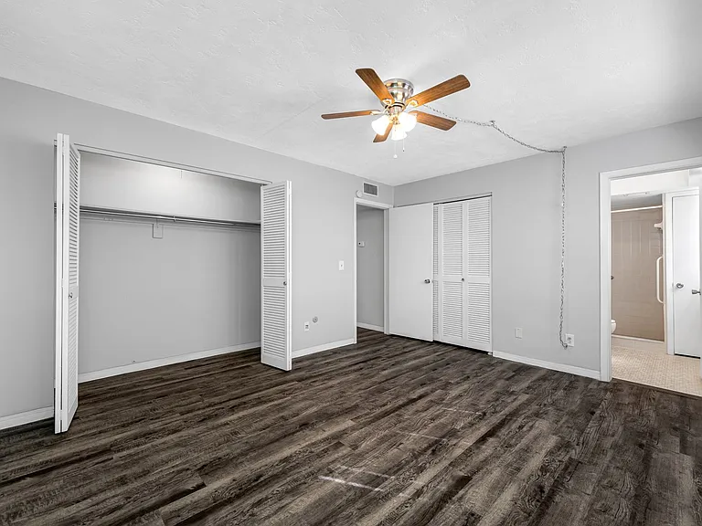 Lake Tarpon Apartments — Photo 32