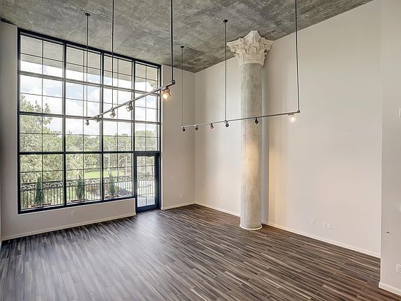 4th image of 1005 S Shepherd Dr APT 405