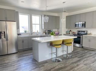 11366 S Willow Walk Dr W, South Jordan, UT 84009