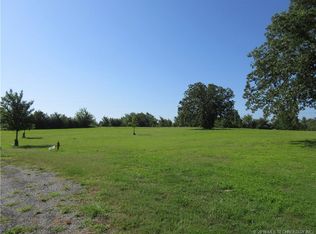 2 Channel Rd, Eufaula, OK 74432