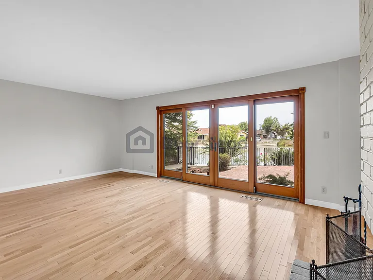2913 Bayview Dr — Photo 14
