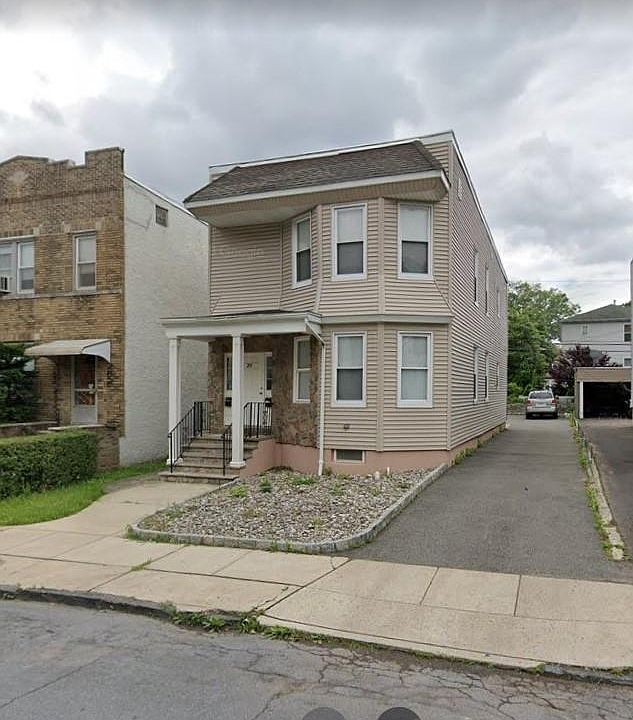 1st image of 29 Lindsley Pl