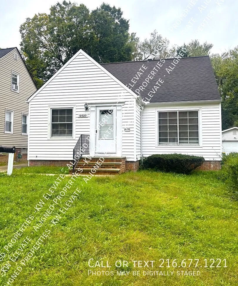 Inviting 3Bedroom Home in Maple Heights! — Photo 1