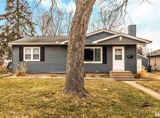 502 Wilshire Dr, Washington, IL 61571