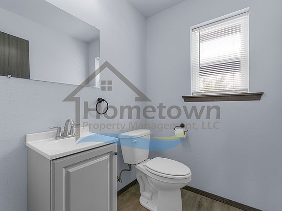 5th image of 223 4th St #1