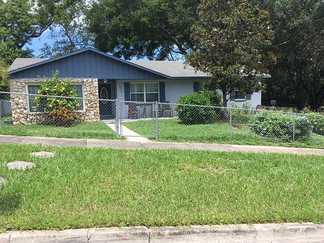 1st image of 290 Hillside Dr