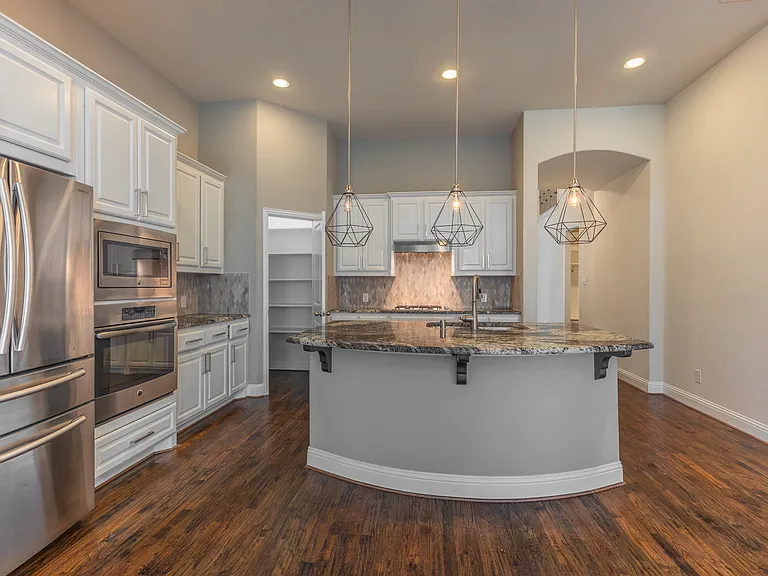 825 Warwick Blvd — Photo 42