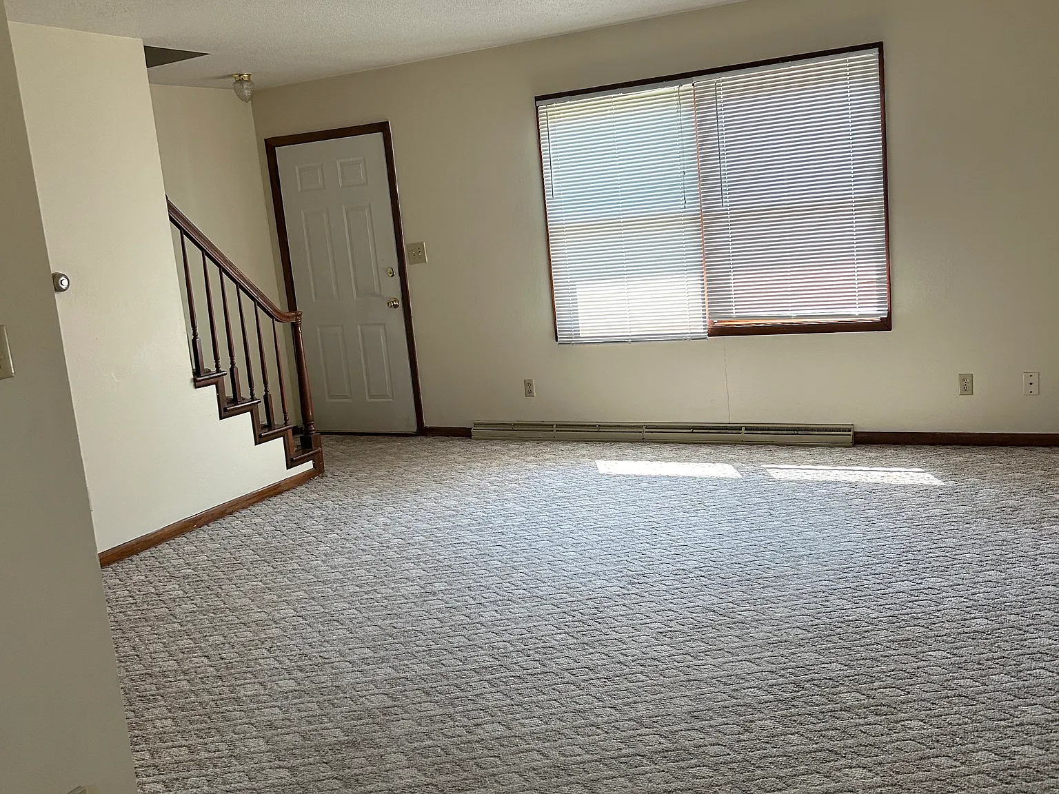 2 bed, 1200 sqft, $1,025 — Photo 2