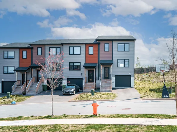 19 Flatrock Cres, Halifax, NS B3T 0N2