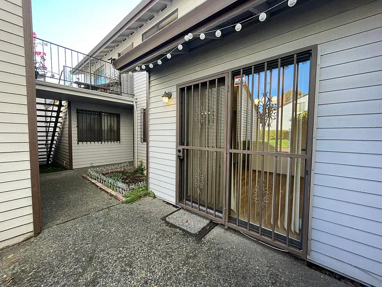 12128 SE 104th Ct — Photo 5