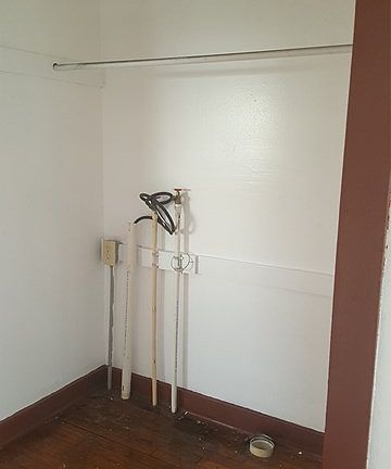 4th image of 615 E Huisache Ave