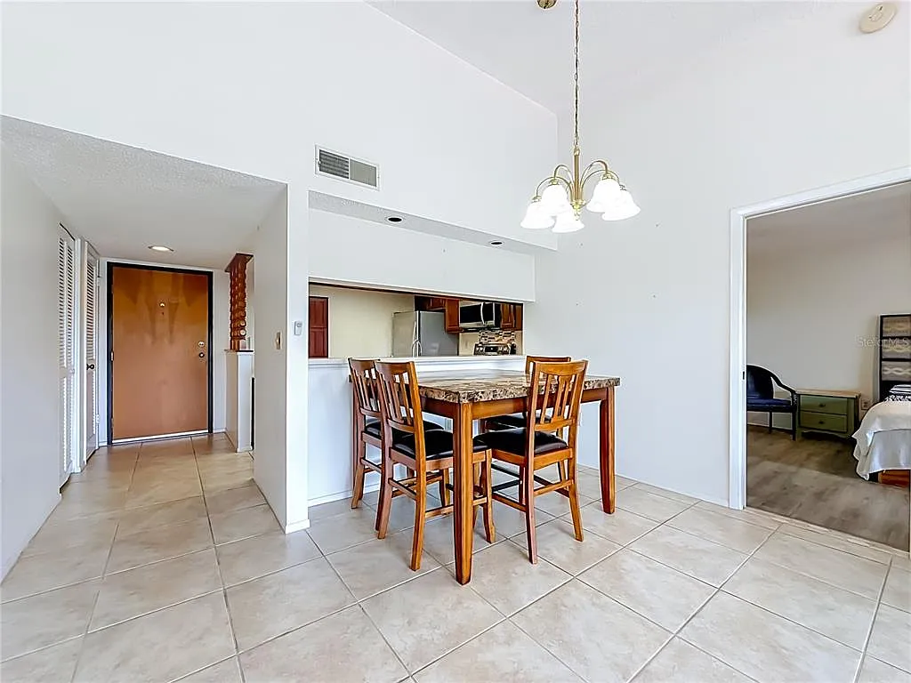 2 bed, 2.0 bath, 1095 sqft, $1,700 — Photo 3