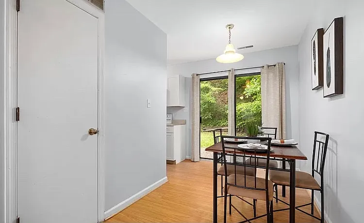 1190 Pine Haven Ct — Photo 3