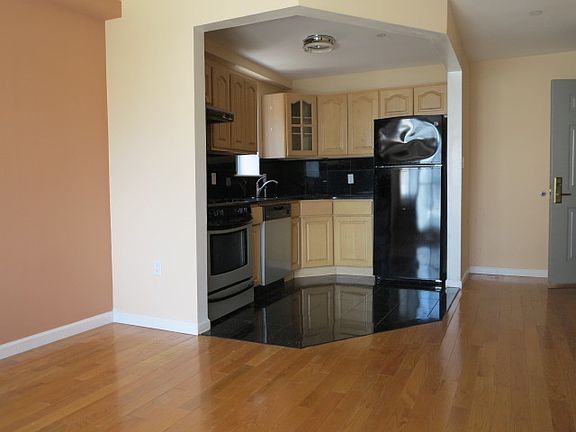 4th image of 2546 14th St #2C