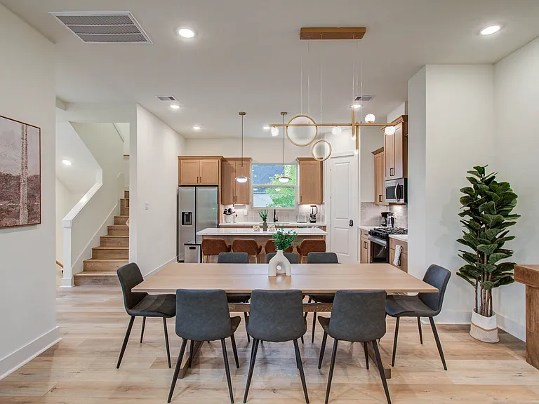 3311 Daphne St — Photo 3
