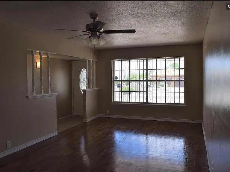 10349 Biscaine St — Photo 17