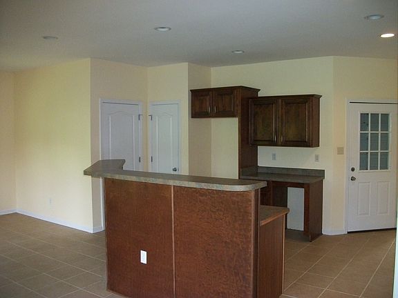 2nd image of 124 American River Dr