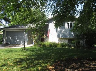 120 Birch Dr SW, Poplar Grove, IL 61065