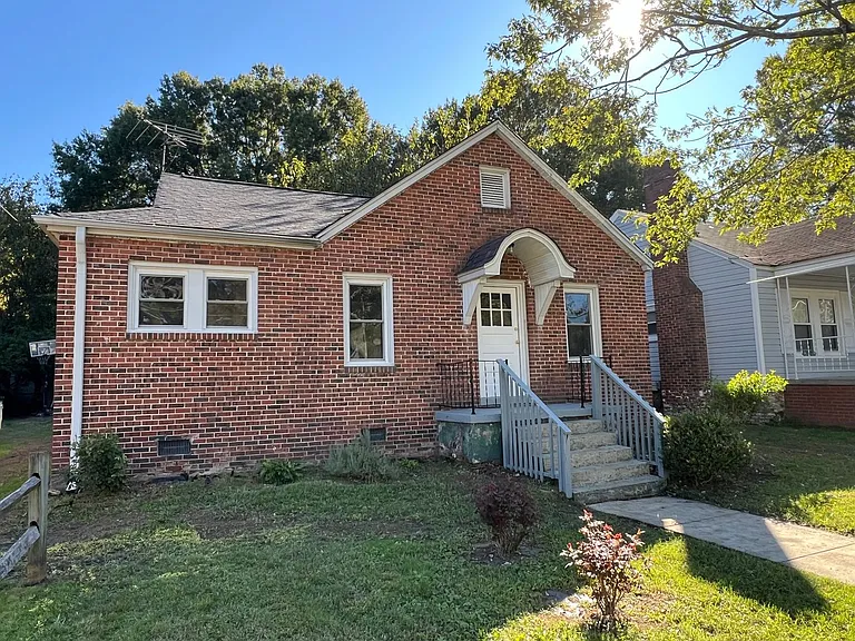 111 Highland Ave — Photo 14