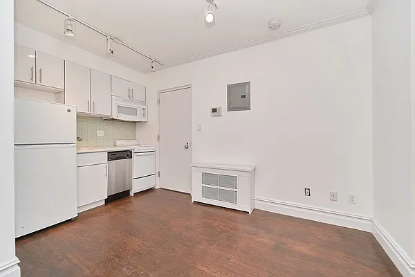 Rented by Living New York | media 8