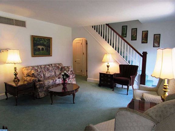 3rd image of 1008 Elizabeth Ave