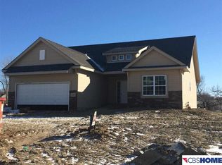 17551 Wirt St, Omaha, NE 68116