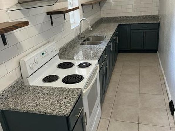 445 N Oakley Ave APT 2