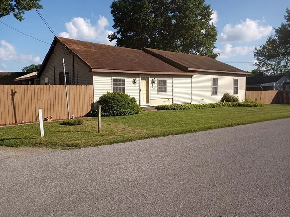 34 S Grove St, Pekin, IN 47165