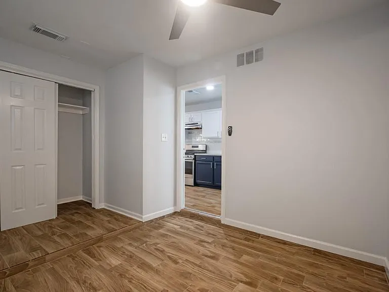1422 Ruthven St — Photo 17