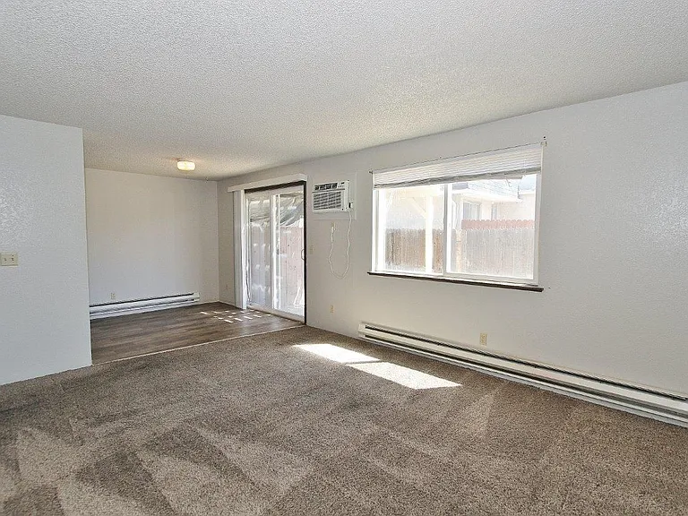 4833 W Targee St — Photo 15
