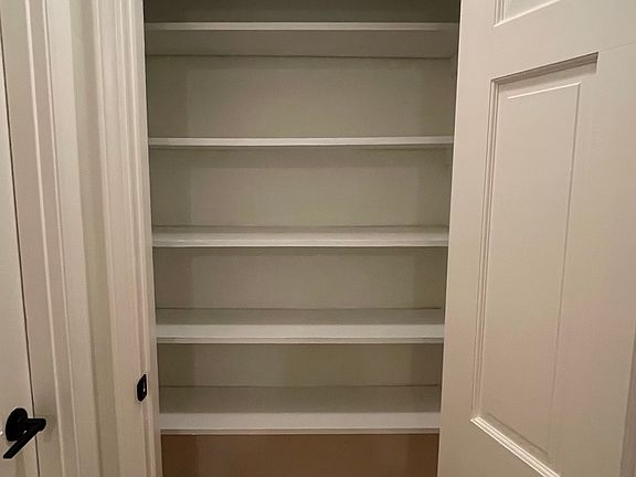 Hallway Closet #2 (1'7" x 4'1")