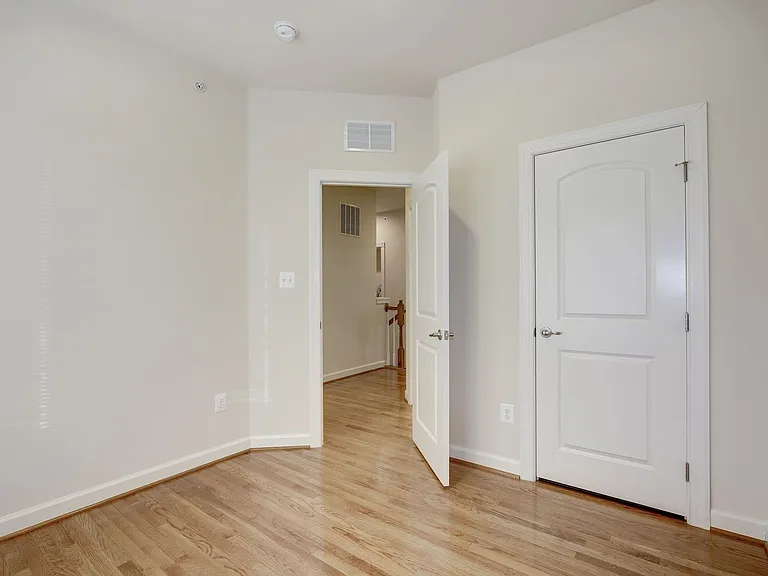 122 Parkview Ave — Photo 13