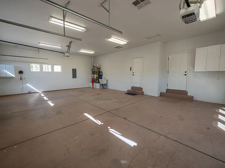2541 W Spilsbury Ct — Photo 64