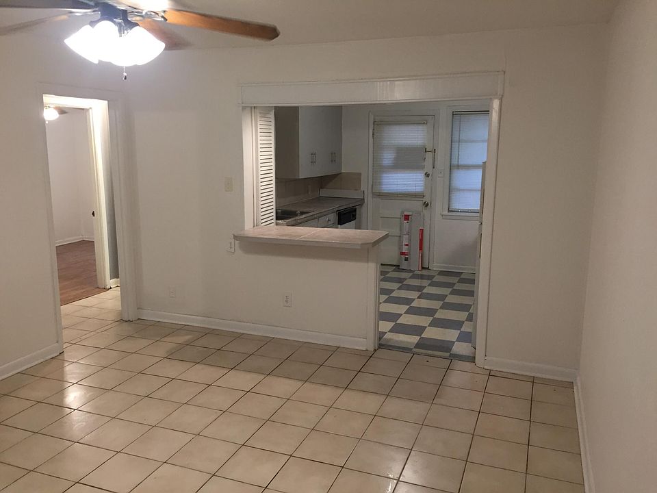 1st image of 860 Linden St