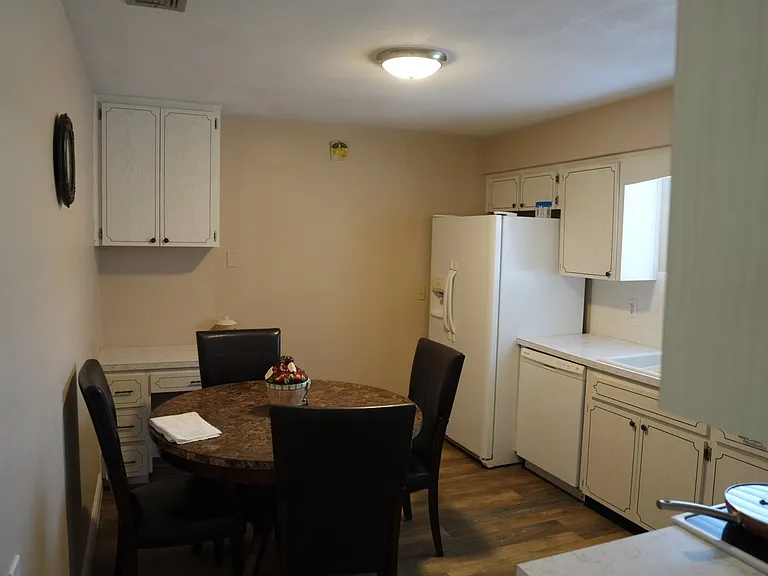 7530 Judith Cres #A — Photo 6