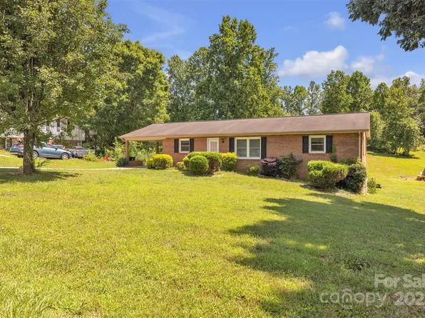 369 Birch Circle Dr, Hudson, NC 28638