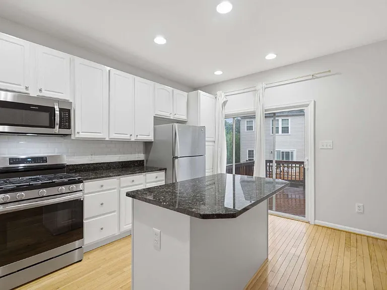 45570 Trestle Ter — Photo 9