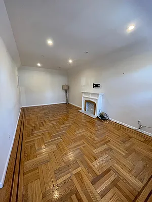 Rented by 555 PROPERTIES LLC | media 29