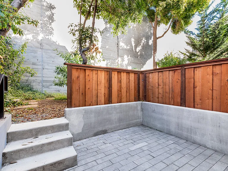 181 Bartlett — Photo 5