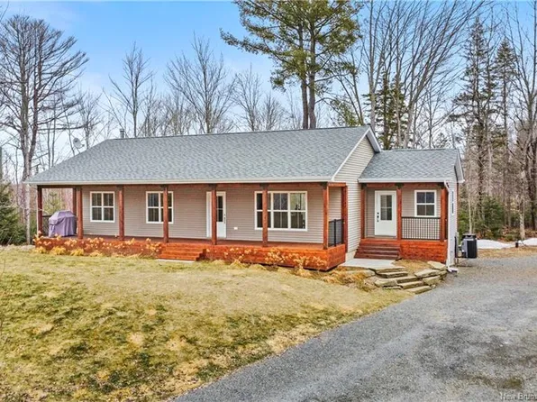 30 Loyalist Ln, Prince William, NB E3E 0E3
