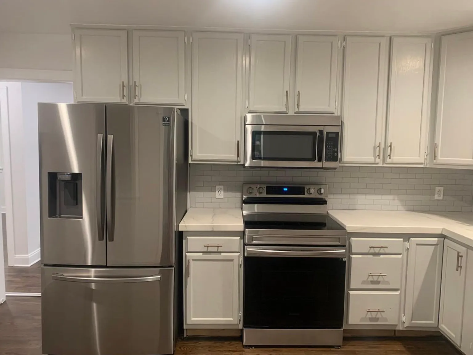3 bed, 1100 sqft, $3,000 — Photo 4