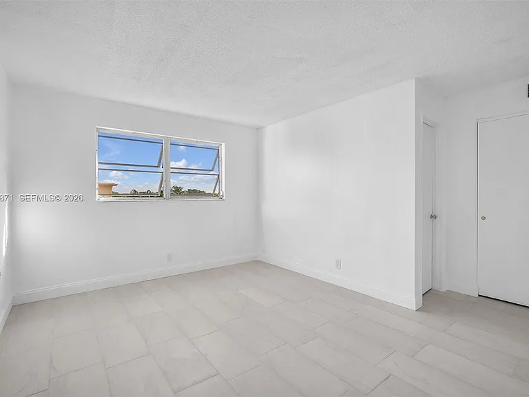 2601 NE 3rd Ct #4110 — Photo 9