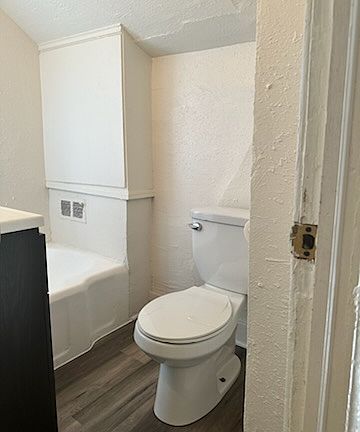 4th image of 1006-1006A W North Ave #2
