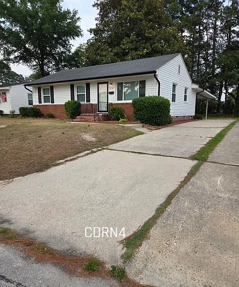 318 Jefferson St W — Photo 2