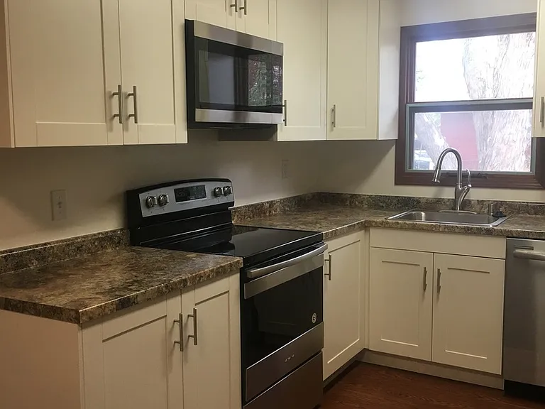 2017 Cameron Dr #2 — Photo 3