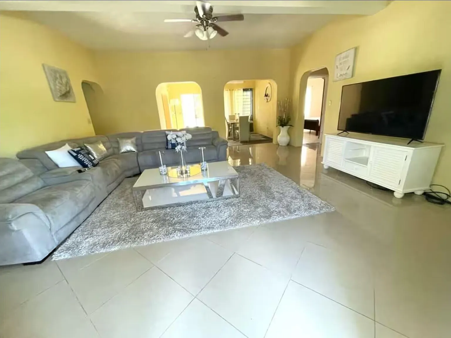 3 bed, $3,000 — Photo 3