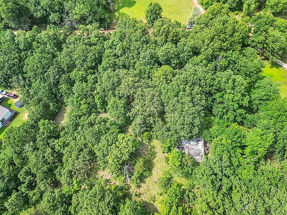 3rd image of 1 Rudolph Ln