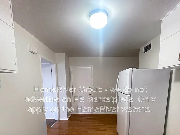 110 SW 10th St #4 — Photo 5
